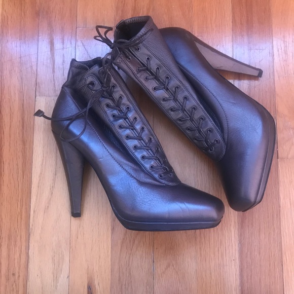 Shoes - Picture 3 of 4